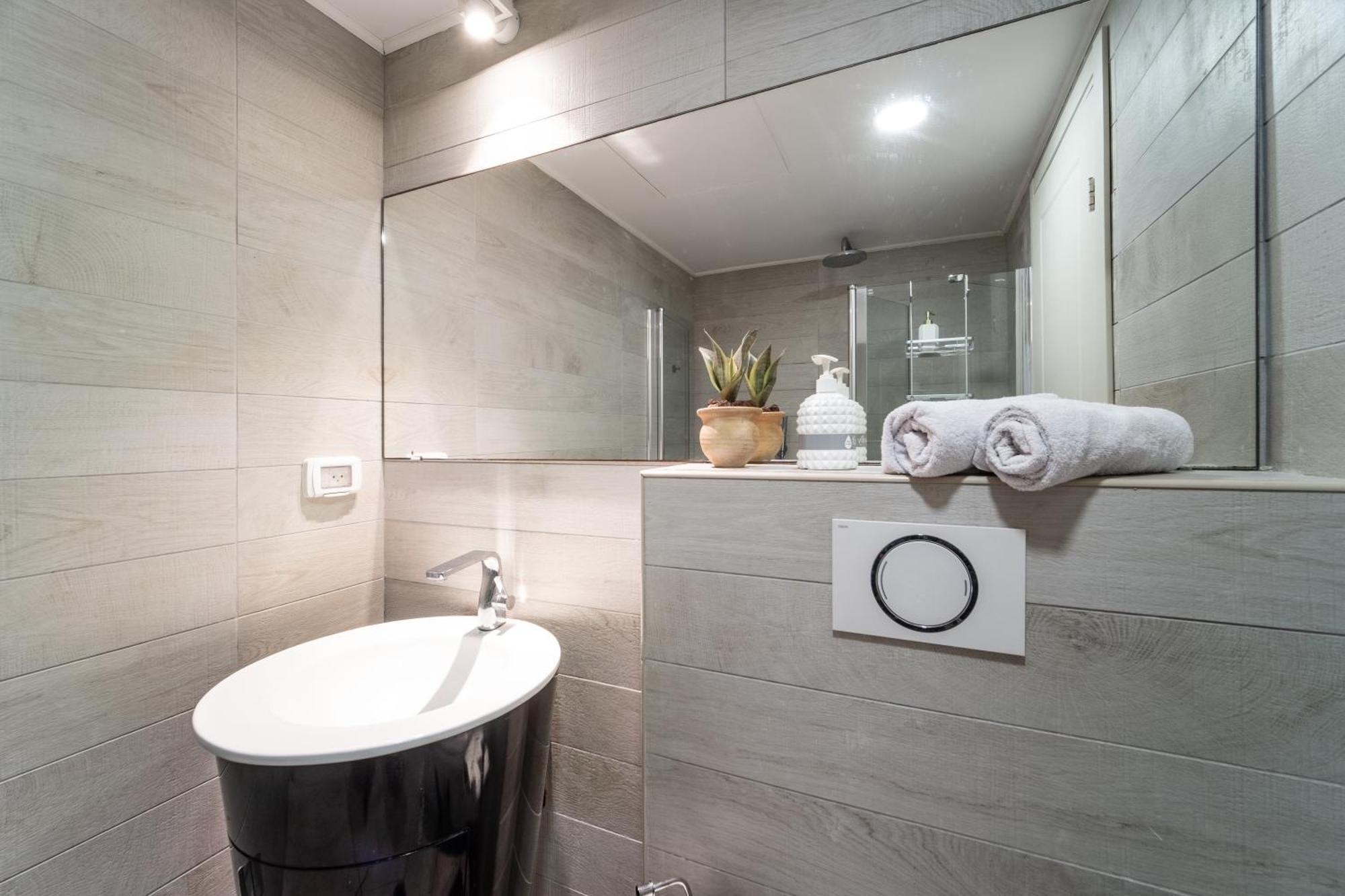 Appartamento Bat Galim Full Sea View Balcony By Sea N' Rent Haifa Esterno foto